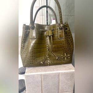 Tory Burch Bucket crossbody- New!